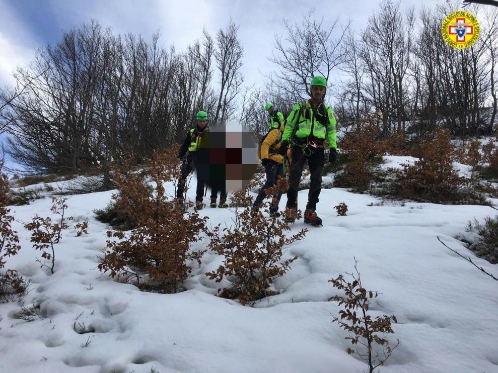 16 febbraio 2020. Monte Casarola (Ventasso - Re). Escursioniste in difficolt&agrave;.