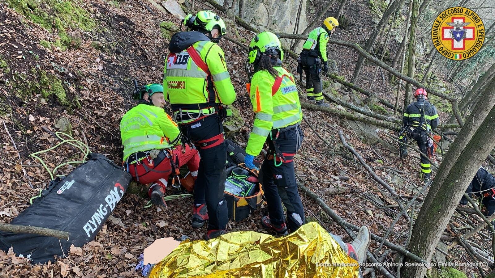 28 dicembre 2019. Monte San Pietro (BO). Cade dalla moto da Enduro su sentiero rovinando per oltre 100 metri in un calanco.