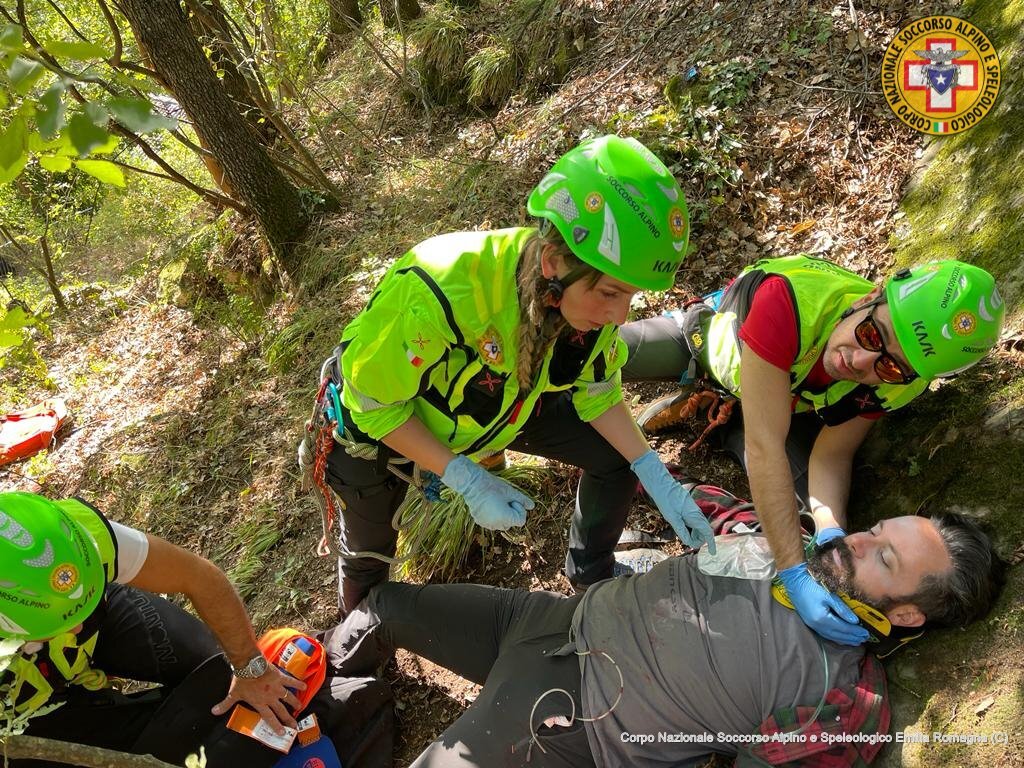 29, 30 settembre -1 ottobre 2023. Vignola (MO). Tre intense giornate di formazione che hanno messo alla prova medici ed infermieri del Soccorso Alpino Speleologico Emilia Romagna.