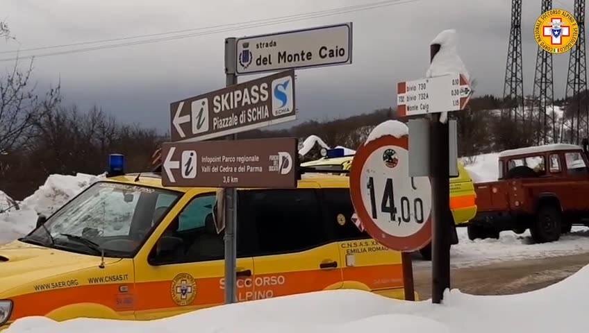 30 dicembre 2020. Tizzano Valparma. Continuano le ricerche dello scialpinista nonostante il meteo avverso.