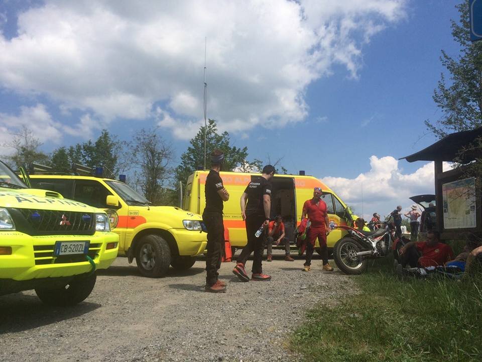 MONTE CAREVOLO (FERRIERE - PC) Escursionista colto da malore durante la Lunga Marcia. Soccorso e trasportato alla piazzola dell'elisoccorso dai tecnici del CNSAS piacentino.