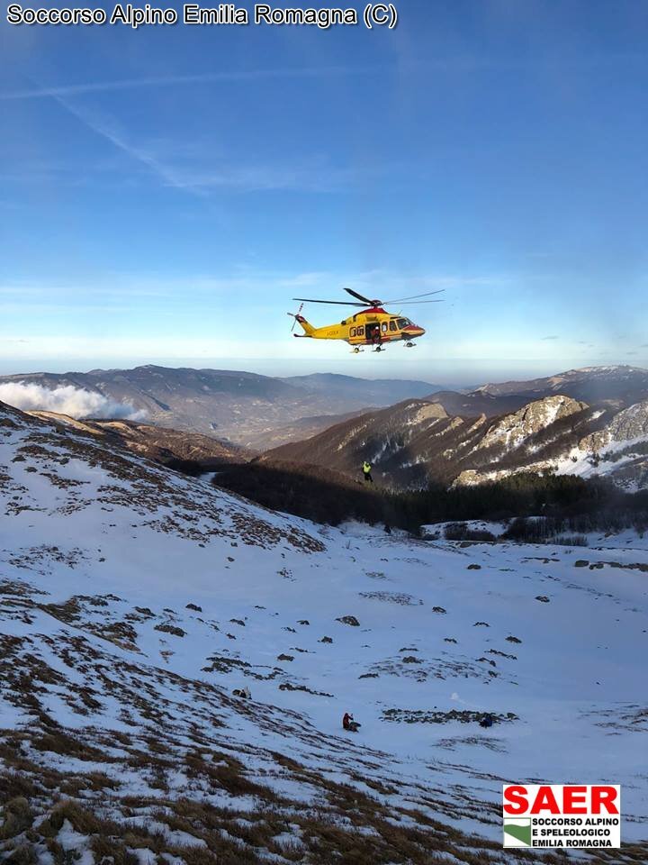 04 gennaio 2018 - Monte Marmagna, Corniglio (PR) soccorsi escursionisti scivolati sul ghiaccio: un ferito grave &bdquo;Monte Marmagna, tre escursionisti scivolano sul ghiaccio.