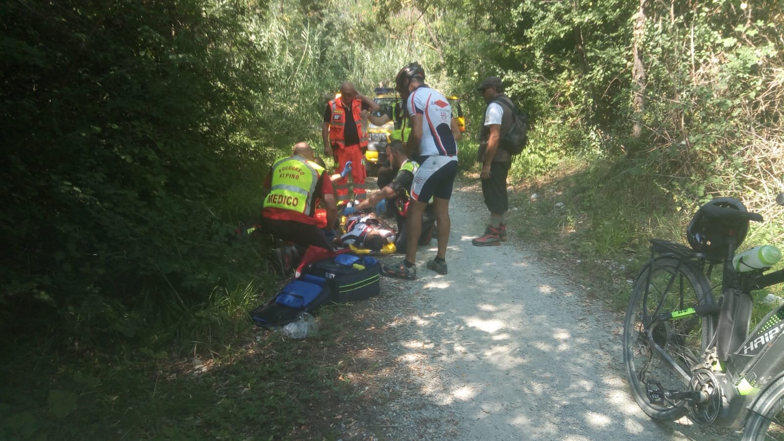 19 agosto 2018. Libiano San Leo (RN). Donna cade dalla mountain bike sul lungo fiume Marecchia.