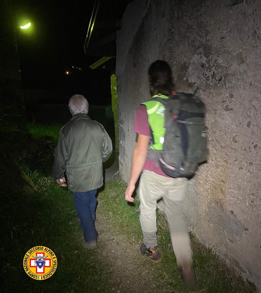 19 ottobre 2022. Cerreto Laghi (RE). Cercatore di funghi in difficolt&agrave;.