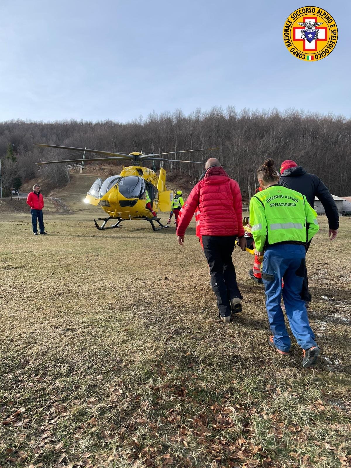 21 dicembre 2023. Monte Ventasso (RE). Perde il controllo del parapendio e cade rovinosamente tra gli alberi.