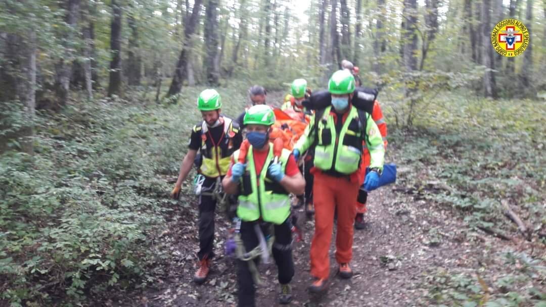 10 ottobre 2020. Sasso Simone e Simoncello (PU). Cade su sentiero durante allenamento.