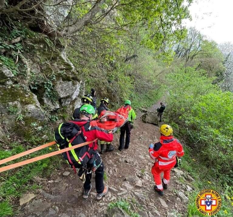 24 aprile 2023. Pietra di Bismantova (RE). Cade durante escursione.