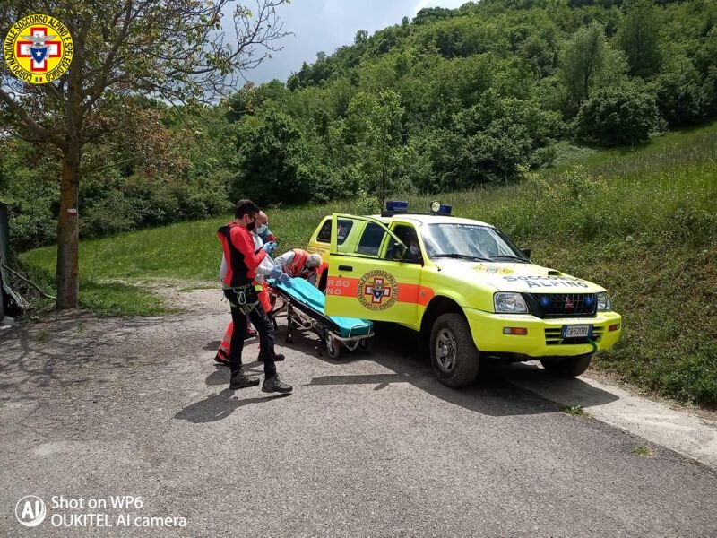 26 maggio 2021. Pietra di Bismantova (Castelnovo Monti - Re). Escursionista infortunata ad una caviglia.