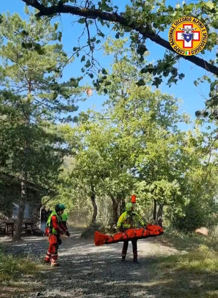 8 ottobre 2023.Rifugio Maramotti (Travo - PC). Escursionista cade procurandosi un trauma facciale.