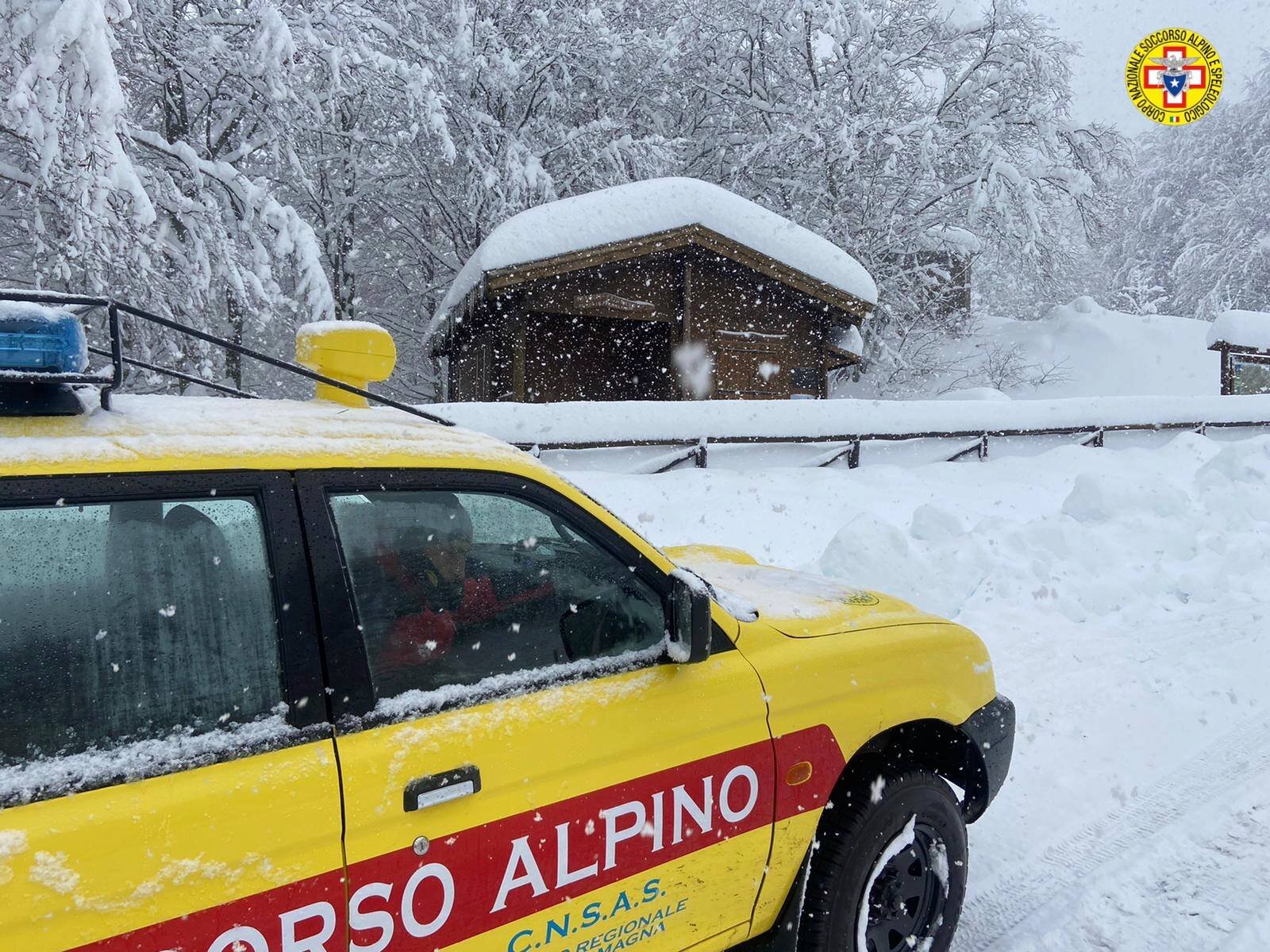 8 dicembre 2020. I tecnici del Soccorso Alpino e Speleologico, stazione Monte Cimone sono stati attivati in supporto tecnico all&rsquo;ambulanza del 118.