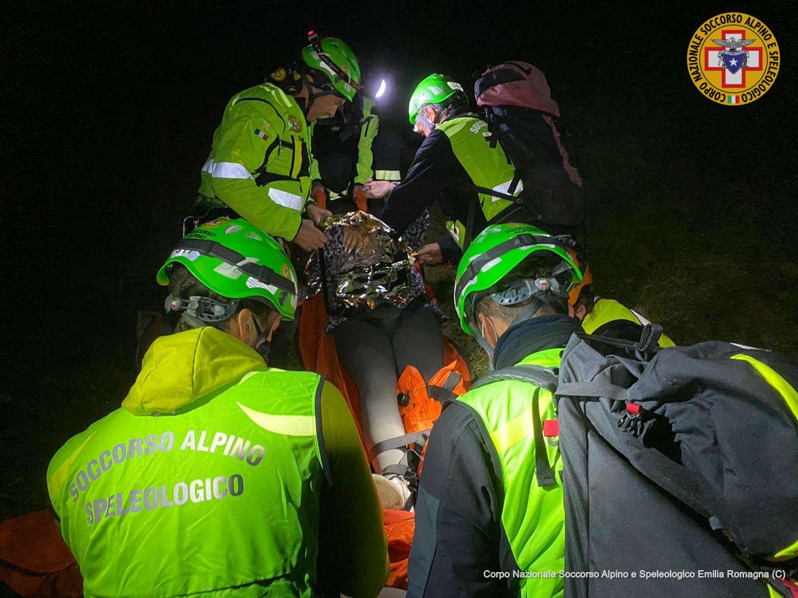 14 agosto 2020. Monte Cusna (Re). Ragazza infortunata,recupero difficoltoso.