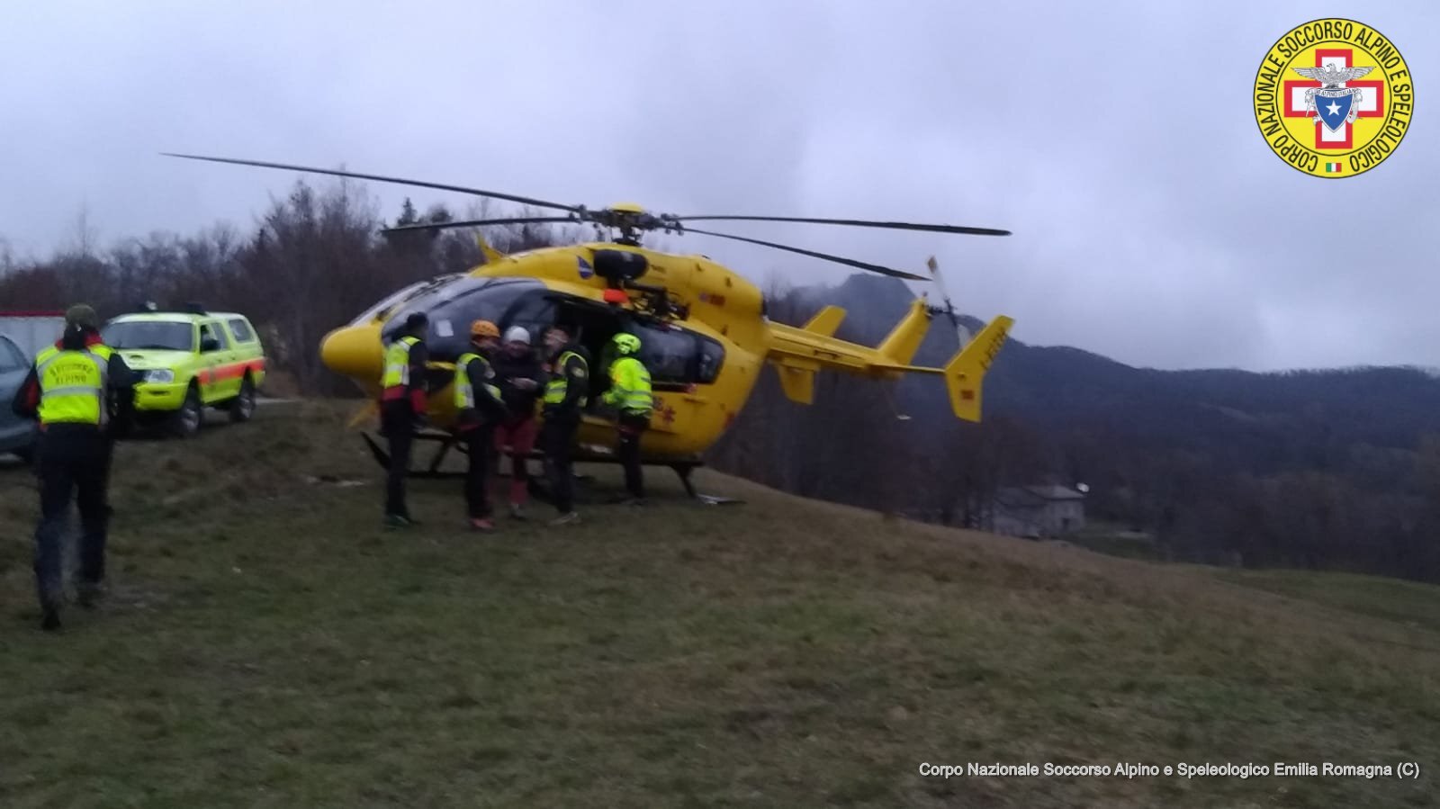 16 novembre 2018. Sasso Tignoso (Pievepelago - Mo). Ritrovato senza vita il cacciatore disperso da luned&igrave; . Vegliato quattro giorni dal proprio cane.