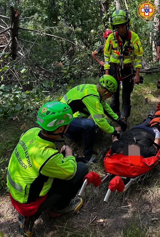 18 agosto 2025. Pavullo nel Frignano (Mo) - Persona infortunata nel bosco