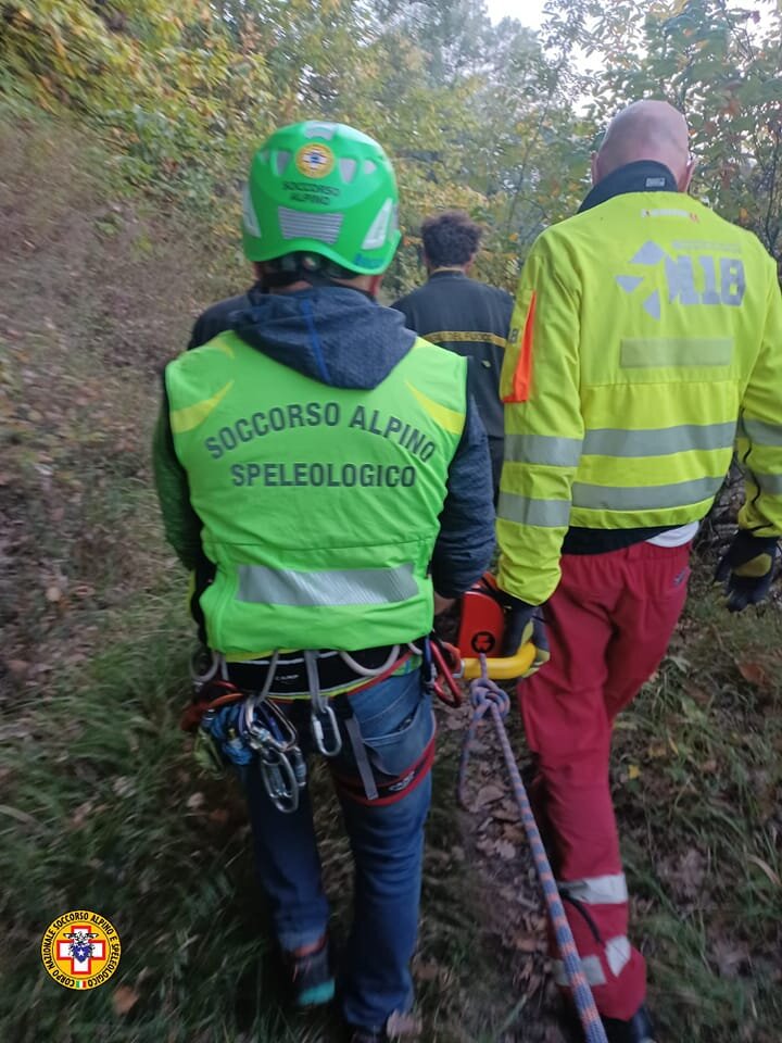 31 ottobre 2022. Foce Giovo (MO). Scivola procurandosi un trauma cranico durante escursione su sentiero.