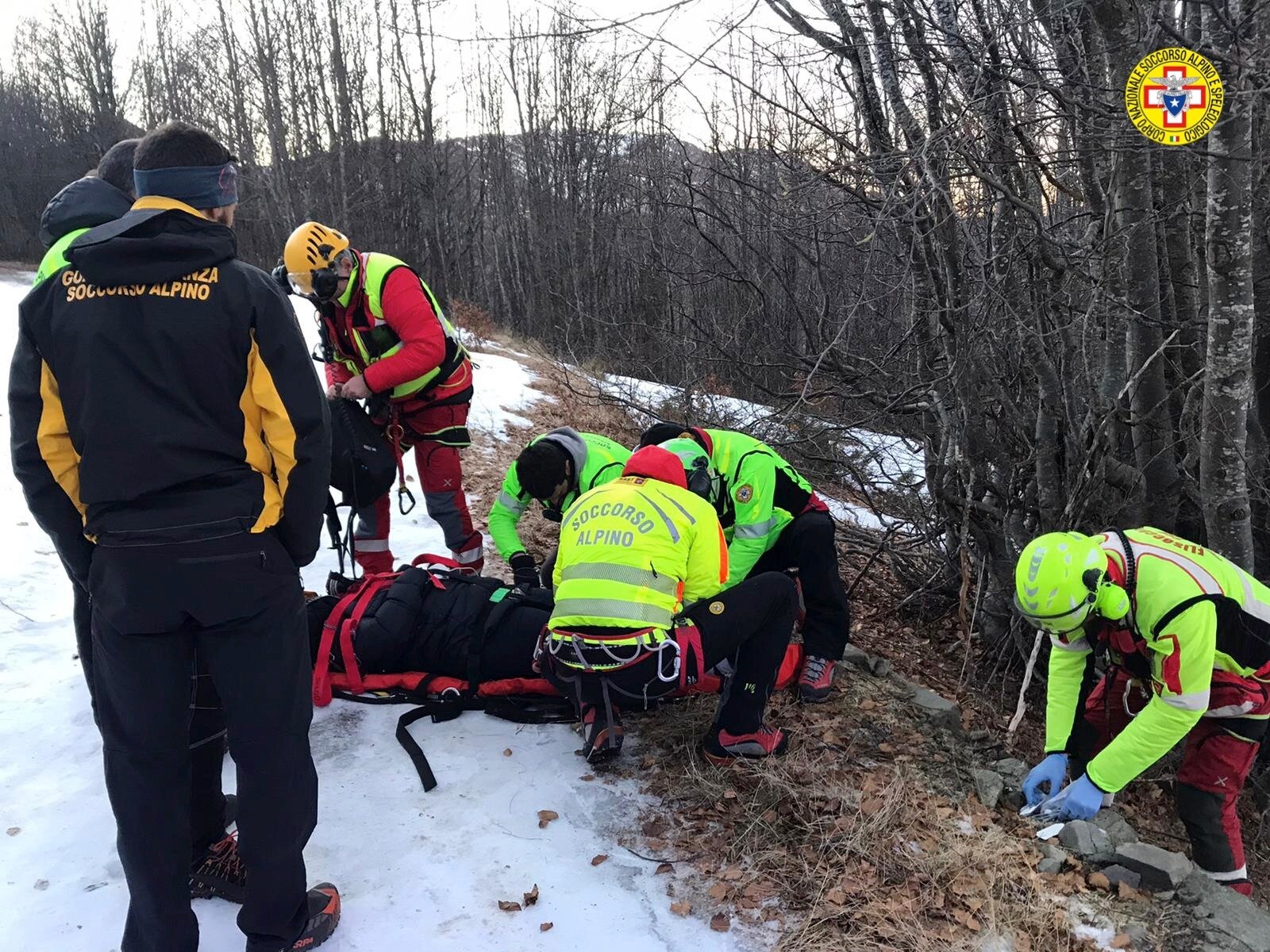 5 gennaio 2020. Pievepelago,Via Ducale (MO-LU). Escursionista cade durante passeggiata, intervento congiunto CNSAS, SAGF e d Elisoccorso 118 Toscano.