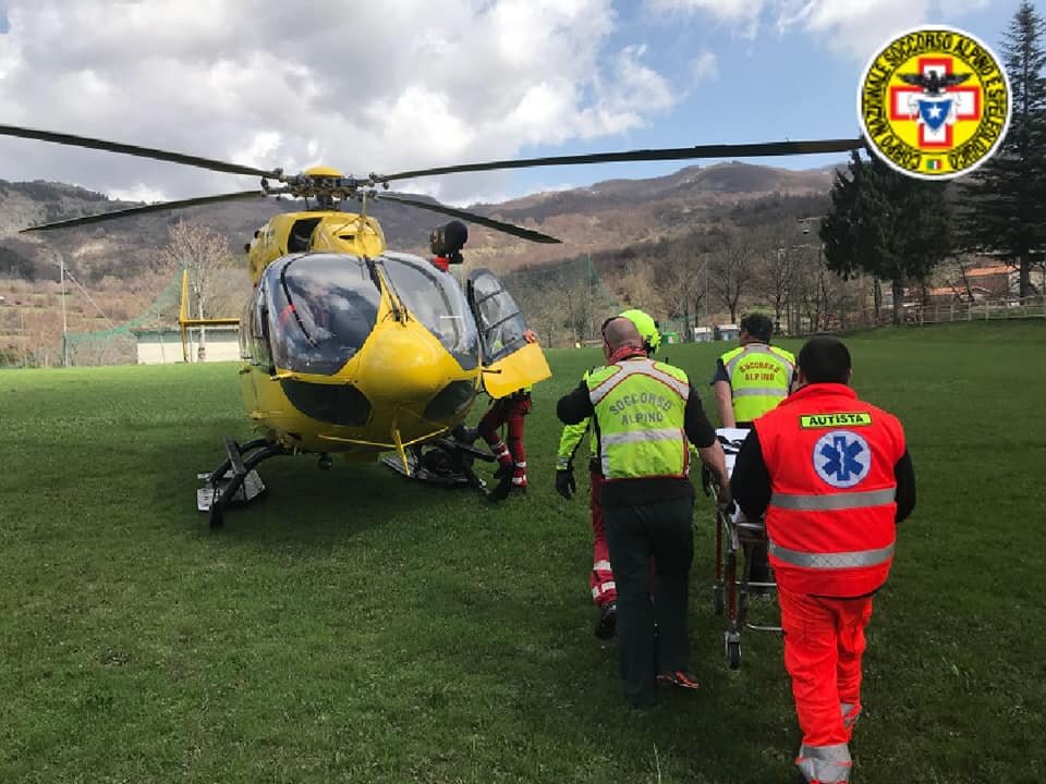 17 aprile 2018. Alpe di Succiso (Ventasso &ndash; Re). Scialpinista cade riportando fratture agli arti. Recuperato e ospedalizzato.