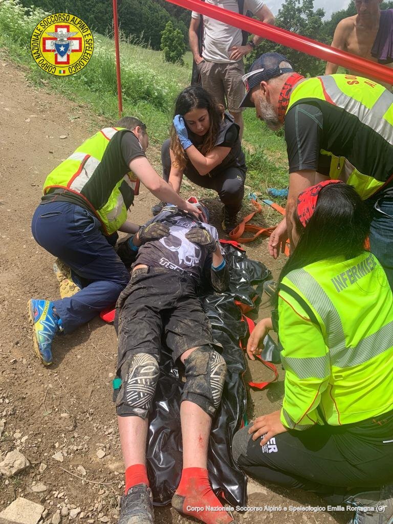 22 giugno 2019. Pian del Falco Sestola (MO) Incidente in Moutainbike durante gara, intervento del Soccorso Alpino.