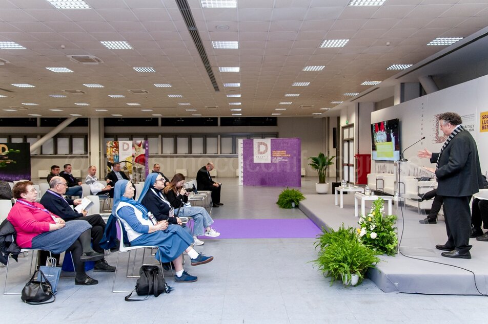 _mcf7168.jpeg _mcf7168.jpeg