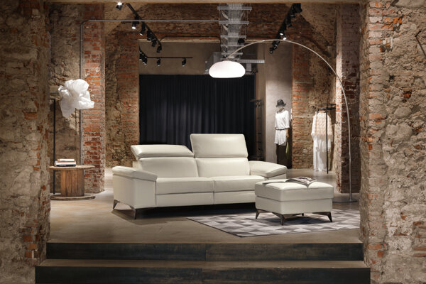 divano Rosini divano moderno - colore bianco panna - in tessuto sfoderabile - con meccanismo relax elettrico