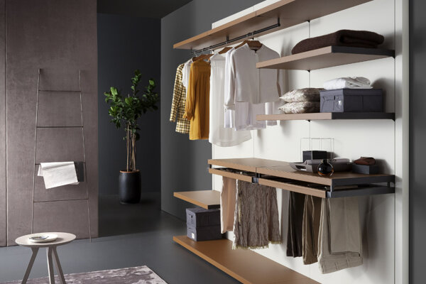 cabina armadio Rossetto cabina armadio con rivestimento in cuoio marrone e schienale laccato