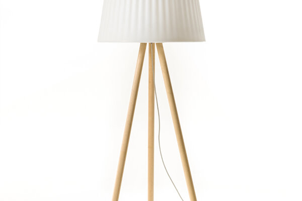 complementi d'arredo MyYour lampada bianca - treppiede in legno trattato - sia da interno sia da esterno complementi d'arredo MyYour lampada bianca - treppiede in legno trattato - sia da interno sia da esterno