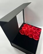 box-roses-red