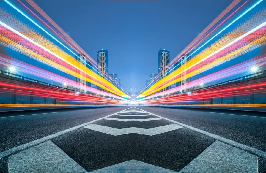 imgi_3_blurred-traffic-light-trails-road
