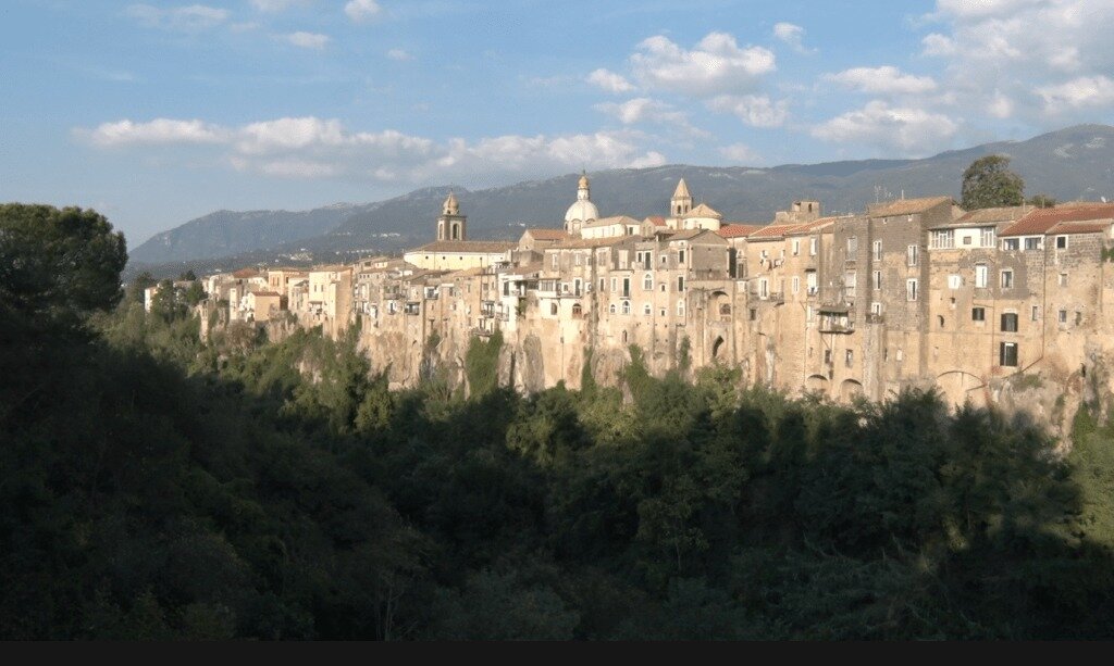 SANT'AGATA DE' GOTI: Polizia di Stato e associazioni locali contro stalking e violenza domestica