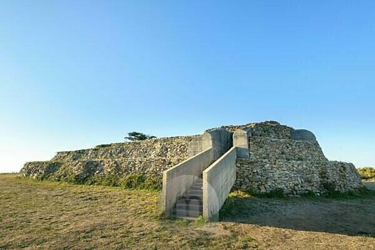 mauritius images - 14396713 - france,morbihan,arzon,the megalithic site of petit mont on the.jpeg mauritius images - 14396713 - france,morbihan,arzon,the megalithic site of petit mont on the.jpeg