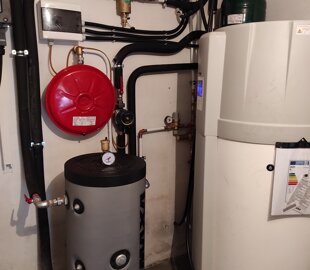 impianto termico , produzione acqua calda , accumulo a pompa di calore 