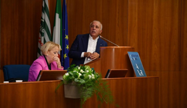 38f5b628-3496-42f9-a9de-7f8a349bc853