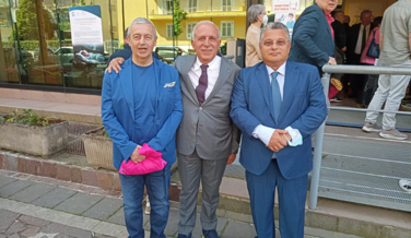 8f5f0d2b-04f6-404e-aae7-aa33b7350c4a