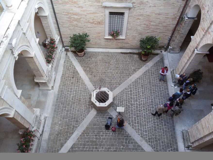 f2a76cb7-3bed-4a2a-b0c1-0b0ad0dd535e