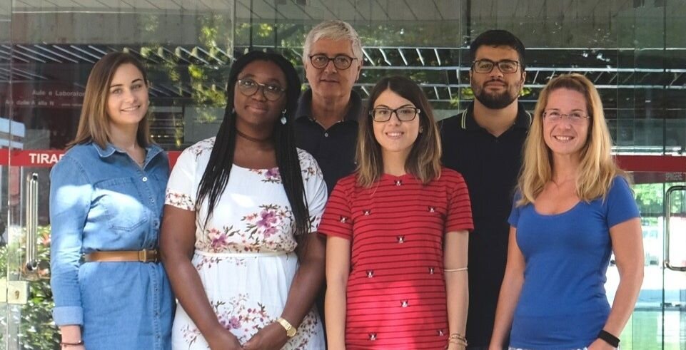 198bb46e-2305-467d-92cf-38555837e213 198bb46e-2305-467d-92cf-38555837e213