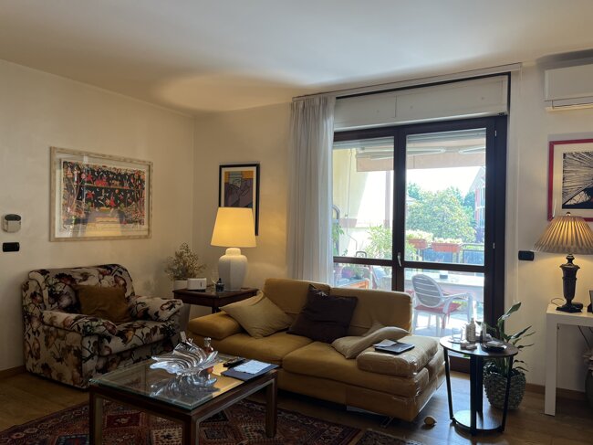 8e51056b-00e0-428d-b89b-f68150771378