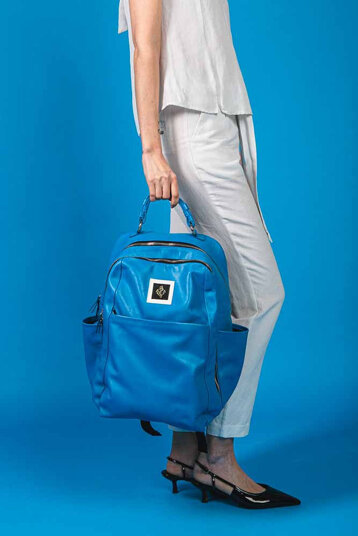 e5fb90fd-f0b0-4103-badc-94278342c8df