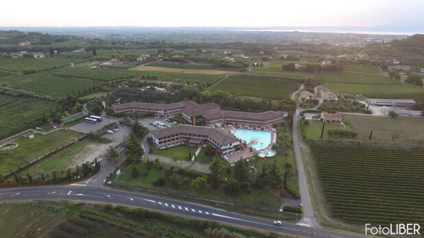 0af62245-4626-4c40-bdf7-e152315a2b11