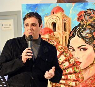 Il critico d'arte Jorge Lince