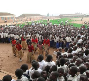 Accoglienza a Butembo scuola M. Ventre