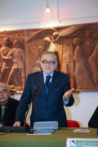 e6b5d9da-682c-4044-86f2-ab452feea6b7