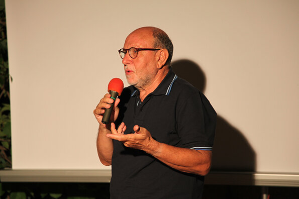 1b8bce5e-a83a-40d3-af5d-407b2a9577b6