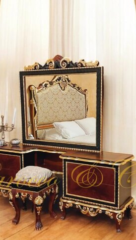 Pettiniera con pouff Regina