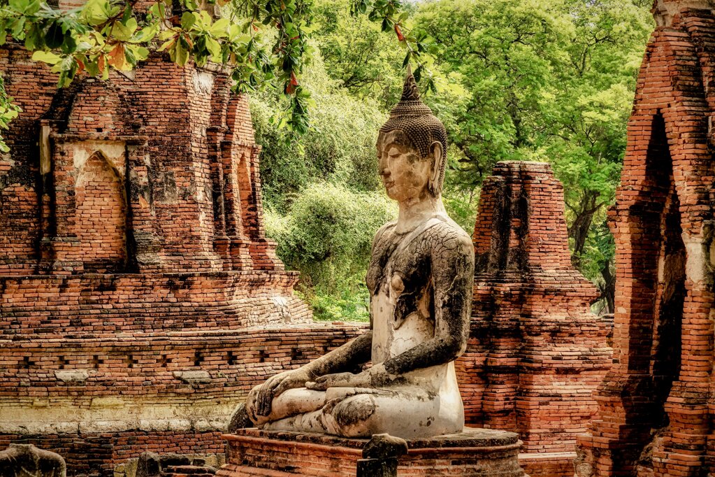 beautiful-shot-old-buddha-statue.jpeg beautiful-shot-old-buddha-statue.jpeg