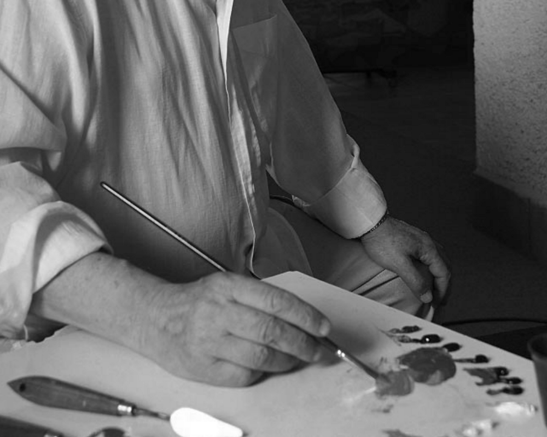 VINCENZO BALSAMO NEL SUO STUDIO 