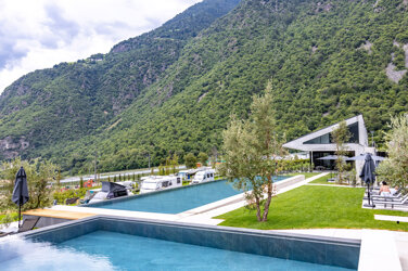 74bbd3bb-c464-45a1-b70c-80d231fd3309