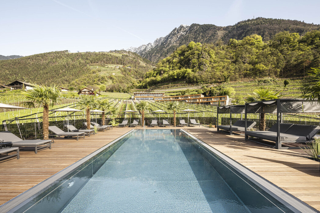 ee0648a0-423c-41ba-9d92-40b917305063