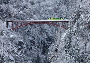 f86fdf6f-c0c5-41e9-b5cb-f422277daf0d