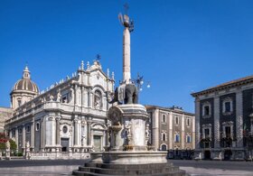 piazza duomo 1.jpeg piazza duomo 1.jpeg