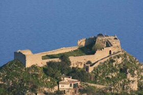 castello.jpeg castello.jpeg