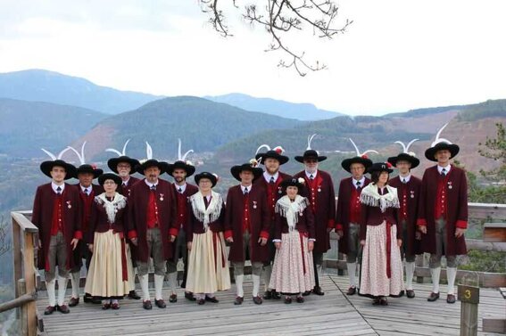 10f4902f-9d35-43fe-b7bf-2e43b19cc614 10f4902f-9d35-43fe-b7bf-2e43b19cc614